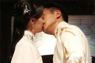 男明星睡女明星吻戏,男星与女星吻戏背后的故事